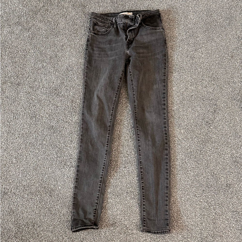 Distressed grey 721 Levi’s jeans